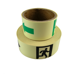 Vente en gros de <span class=keywords><strong>bandes</strong></span> réfléchissantes photoluminescentes auto-adhésives personnalisées en PVC <span class=keywords><strong>Bandes</strong></span> de sécurité industrielles robustes certifiées ISO pour escaliers - Product Image 2
