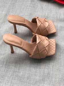 XINZI-Sandalias con logotipo de lluvia personalizadas para mujer, sandalias deslizantes de cuero con diseño de puntera cuadrada de talla grande - Product Image 6