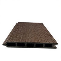 Clôture moderne en WPC co-extrudé, panneaux de clôture en composite bois-plastique pour jardin extérieur