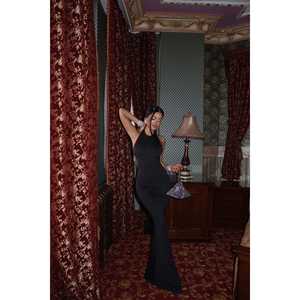 Robe de soirée de luxe noire Thelma pour femme, taille XL, coupe empire, style A-line, avec manches courtes, fente, motif 3D, longueur ras du sol, pour bal de promo - Product Image 3