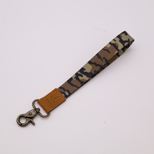 Llavero de cordón corto de camuflaje Llavero de cordón de muñeca de camuflaje con logotipo personalizado - Product Image 4
