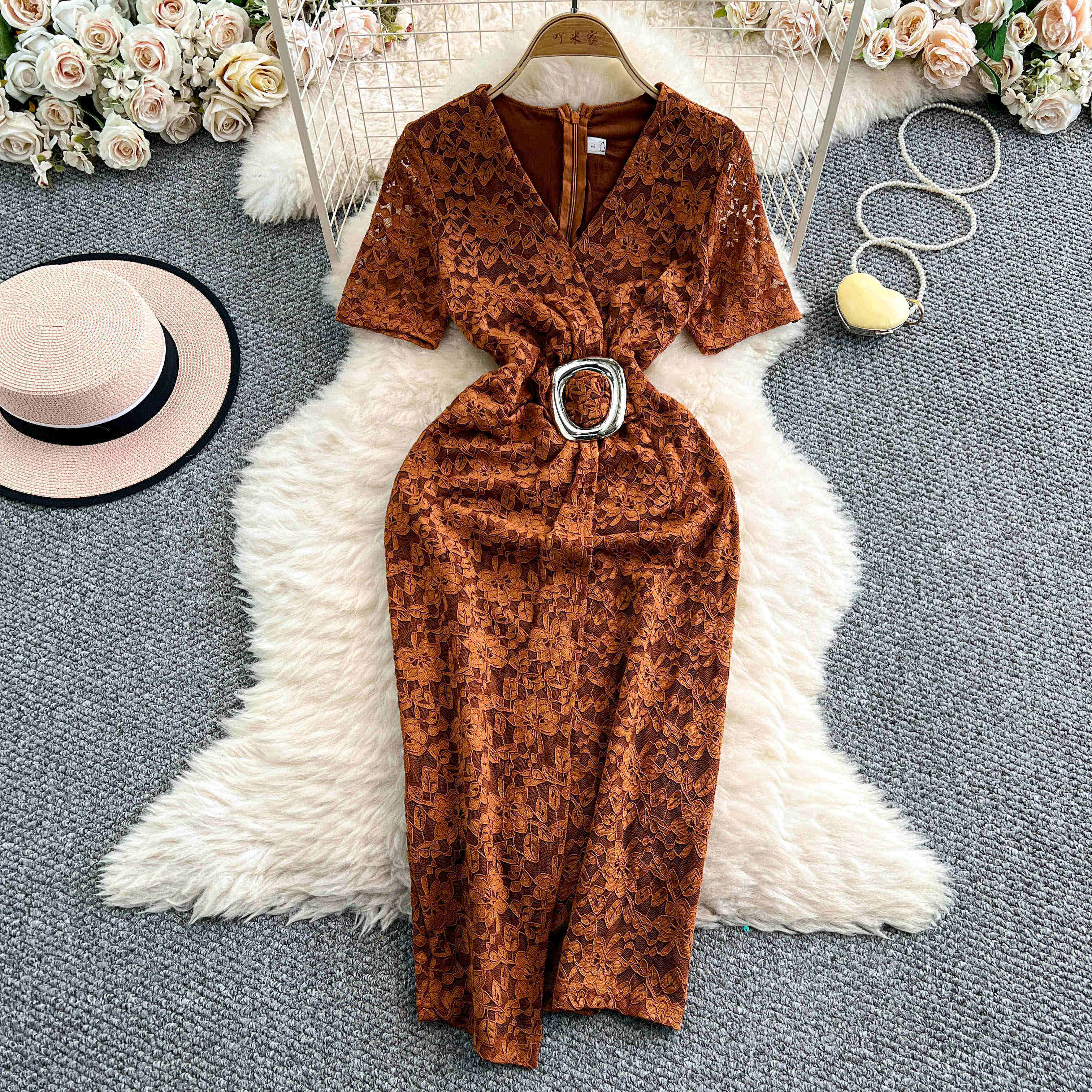 สีน้ำตาล