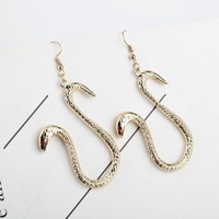 Boucles d'oreilles serpent style Boa Hancock inspirées de l'anime pour femmes avec pendentifs métalliques – Idéales pour le cosplay et la mode quotidienne