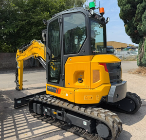 Mini-excavatrice sur chenilles 5 tonnes 9051FZTS avec moteur, boîte de vitesses et pompe - Équipement de construction haute performance - Product Image 2