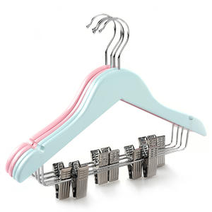 Cintres cylindrique <span class=keywords><strong>en</strong></span> <span class=keywords><strong>bois</strong></span> coloré pour enfants, ensemble pour bébés, avec Clips, bon marché, vente <span class=keywords><strong>en</strong></span> gros - Product Image 5