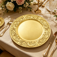 Assiettes de présentation de luxe dorées Wojia 13 pouces, bordure florale en relief, en plastique thermolaqué pour la décoration de table d'hôtel, de banquet et d'événements