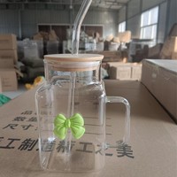 Gobelet carré transparent en verre résistant à la chaleur avec poignée, couvercle en bambou et paille pour café, lait, voyage