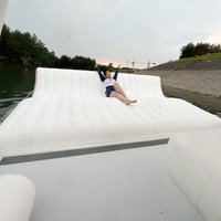 Plateforme flottante géante gonflable avec auvent pour usage commercial, fournie par le fabricant