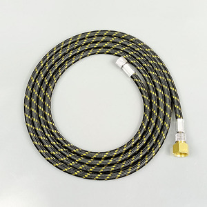 Tuyau d'air tressé Haima Xuan 1,8 mètres 1/4 à 1/8 pour aérographe et compresseur - Product Image 1