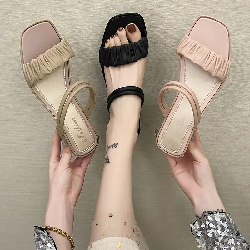 2021 Sandalen Vrouwen 5Cm Hoge Hak Mode Sandalen Voor Bovenkleding Dames Sandalen En Slippers Groothandel Zwart Pu Rubber Platte Hak