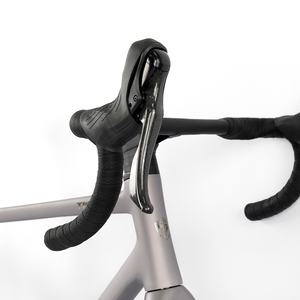Lightweight C6 700c 24-speed Hydraulic Disc Road with Carbon Fibre Fork and Aluminum Frame for Performance <b>Cycling</b> C6 (26yr) - Product Image 6