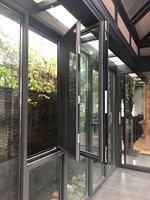 Fenêtre en aluminium à rupture de pont thermique 85S, triple vitrage, insonorisée, résistante aux ouragans, avec moustiquaire pour villa et hôtel