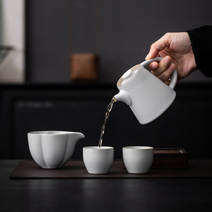 Théière carrée en porcelaine avec couvercle, rétro, blanche, pour le thé de l'après-midi - Product Image 2