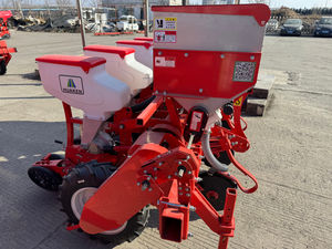 Máquina <span class=keywords><strong>sembradora</strong></span> de maíz de gama alta montada en tractor agrícola de alta calidad con motor para aplicación de fertilizante de maíz - Product Image 4