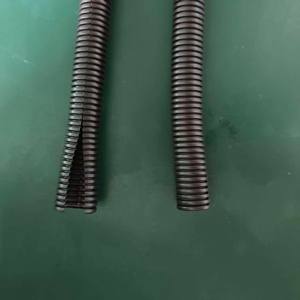 Tuyaux ondulés en polypropylène résistants au feu et isolants thermiquement pour faisceaux de câblage automobile, tuyaux filetés ouverts/fermés - Product Image 3