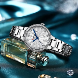 CURREN Fashion Women Watches Top Brand Luxury Ladies Watch <b>Silver</b> Stainless Steel Classic Bracelet Female <b>Clock</b> Gift 9085 - Product Image 4