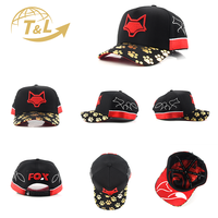 Casquette de baseball unisexe 4UGEAR en coton noir à 5 panneaux avec visière incurvée, motif animal de dessin animé en relief, fermeture snapback – Vente en gros