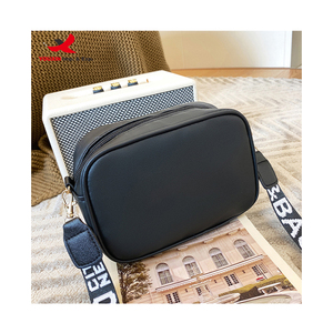 Wholesale Factory <b>Small</b> Messenger Bag for Women New Fashion <b>Handbag</b> Lingge Camera Female Shoulder Crossbody Bag - Product Image 2