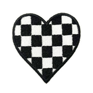 12個黒と白のチェッカーボードハート型刺繍パッチジーンズジャケット服と帽子DIYデコレーション - Product Image 6