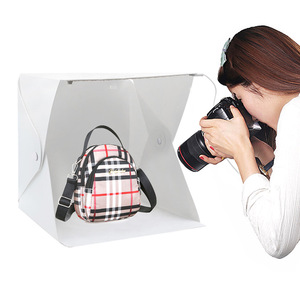 Caja de luz LED portátil y plegable para fotografía, mini estudio fotográfico de 20 cm, de plástico, para fotografía de productos, con carga USB - Product Image 3