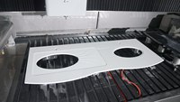 Découpeuse à pont 5 axes haute performance avec servomoteur et ATC linéaire pour la pierre artificielle, les plaques céramiques et le quartz – Haute productivité