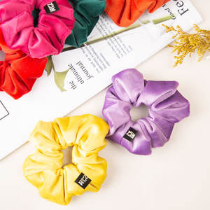 Nieuw Type Top Verkoop Reproduceerbare Haarbanden Oversized <span class=keywords><strong>Scrunchies</strong></span> Grote Zijde Satijn Haar <span class=keywords><strong>Scrunchies</strong></span> Voor Vrouwen Accessoires - Product Image 6