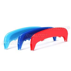 Cubierta Decorativa para Parrilla Delantera Central de Plástico en 3 Colores, Compatible con BMW E46 2002-2004, con Clip para Franja Decorativa - Product Image 2