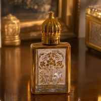 Flacon de parfum miniature 15 ml en verre doré rectangulaire avec applicateur floral à bille pour vaporisateur rechargeable, échantillon d'huile, flacon à bouchon à vis, emballage carton