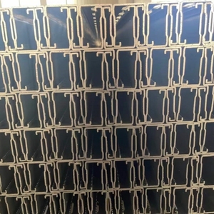 Acier galvanisé laminé à chaud en forme de U de qualité Q235B AiSi Standard pour les façades de bâtiments - Product Image 4