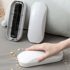 Brosse manuelle en plastique 1620 pour nettoyage de draps, canapé, débris, poils – Brosse non électrique - Product Image 2