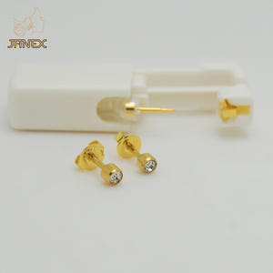 Kit de perçage corporel et auriculaire stérile jetable, sans allergène, avec machine de perçage auriculaire personnelle et clous d'oreille en acier inoxydable - Product Image 6