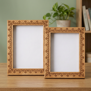 Marco de Fotos Rectangular de Madera con Diseño Ornamentado, Acabado Natural, Decoración para el Hogar, Marco de Fotos Personalizado para Mesa o Pared - Product Image 1