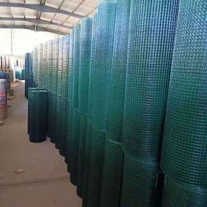 Trous carrés soudés verts du grillage 12x12mm 15x15mm de PVC-enduit pour la construction de clôtures de cages - Product Image 4