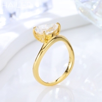 Bague de fiançailles solitaire en moissanite torsadée avec sertissage à griffes, bague de mariage tendance pour femme en or 18 carats