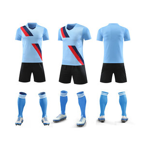 Jersey Sepak Bola Kustom Kaos Olahraga Bernapas Cepat Kering Musim Panas 100% Poliester Pakaian Olahraga Pemasok OEM - Product Image 3