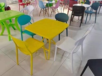 YWJ Yaweijia Table en plastique PP pliable de restauration rapide moderne carrée bon marché Table à manger pliable Tables et chaises de restaurant en plein air