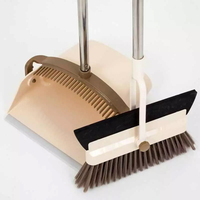 Leasylife Ensemble balai et pelle moderne deux pièces robuste à tête rotative en plastique souple, poils en nylon à dents larges, manche en métal