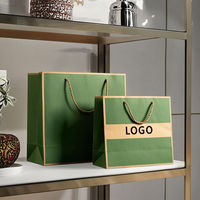 Sac de transport en papier kraft avec poignée marron recyclable, impression d'écran de luxe écologique personnalisée pour les vêtements, les chaussettes, le logo pour votre entreprise