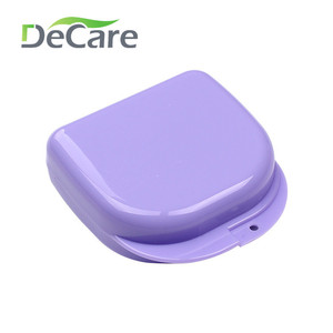 Estuche para Dentaduras Postizas DeCare, Pequeño, con Abertura Central, de Plástico, para Guardar Retenedores Dentales - Product Image 5