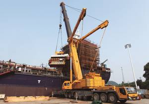 U Type Main Boom QAY500 Hot Sale <b>Truck</b> <b>Crane</b> Model Made in China Yellow Color One - Product Image 3