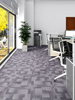 Dalles de moquette carrées à rayures modernes et simples en nylon à prix compétitif pour salon et chambre à coucher