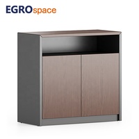 Solution de mobilier de bureau EGROspace : Armoire de classement en bois avec portes et tiroirs verrouillables pour documents