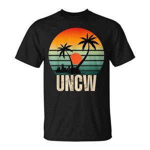 Camiseta UNCW Vintage Sunset Alumni para fanáticos y amigos de la universidad - Product Image 2