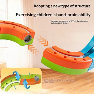 Set di Giocattoli Educativi STEM per Bambini, Treno da Corsa Assemblabile Fai-da-Te in Plastica ABS Ecologica con Batteria al Litio - Product Image 2