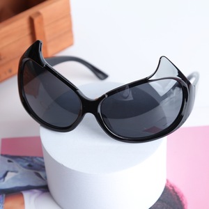 <span class=keywords><strong>2023</strong></span> Devil <span class=keywords><strong>lunettes</strong></span> de soleil femmes nouvelle technologie future Hip-Hop <span class=keywords><strong>lunettes</strong></span> de soleil en forme de <span class=keywords><strong>lunettes</strong></span> de soleil à la mode - Product Image 1