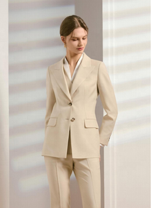 Abiti da <span class=keywords><strong>Donna</strong></span> su Misura alla Moda, Completi da Lavoro Femminili Personalizzati con MOQ Basso, Tessuto 100% Lana Super120s Bianco Latte, Fornitura a Lungo Termine - Product Image 5