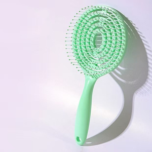 Brosse démêlante moderne et mignonne avec logo personnalisé, fonction de massage du cuir chevelu, en nylon imperméable, pour usage commercial - Product Image 4