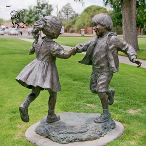 Escultura de Bronce Fundido de <span class=keywords><strong>Tres</strong></span> Niños Sentados en un Tronco de Árbol, Decoración de Parque al Aire Libre de Tamaño Real BLVE - Product Image 5
