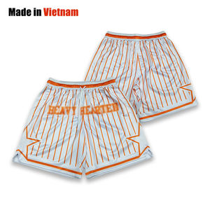 OEM personalizado de fábrica de Vietnam negro naranja retro estilo clásico ropa de calle pantalones cortos de baloncesto - Product Image 1