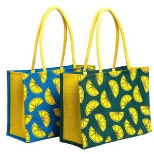 Sacs de courses en jute réutilisables faits à la main avec logo personnalisé et motif imprimé de lettres - Product Image 1